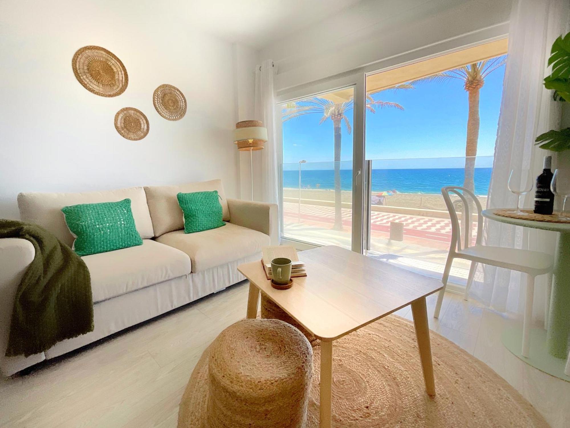 Cs7 Kaleria Suites Almeria Luaran gambar